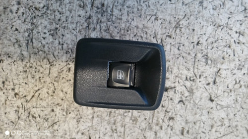 DACIA SANDERO «II» (2016) IMPIANTO ELETTRICO INTERRUTTORE ALZACRISTALLI POST. SX. USATO Da 2016 A 2020 [[293659]]