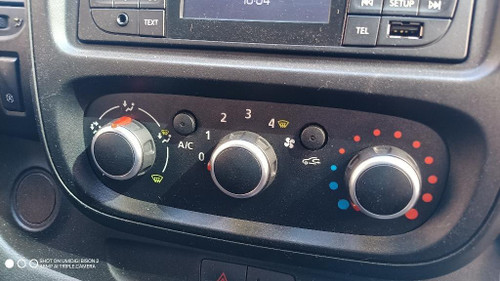 RENAULT TRAFIC «IV» (2019) ALLESTIMENTI INTERNI MODULO COMANDO RISCALDAMENTO / CLIMA USATO Da 2019 A 2021 [[294485]]