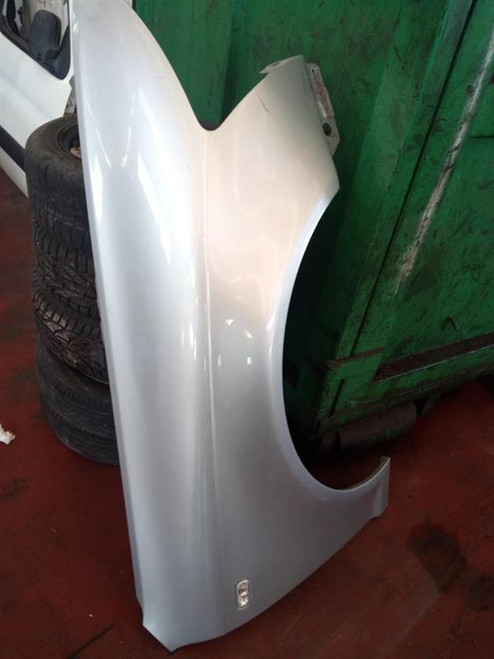 AUDI A6 «4F2» (2005) LAMIERATI ESTERNI PARAFANGO ANT. DX. USATO Da 2006 A 2008 [[227356]]