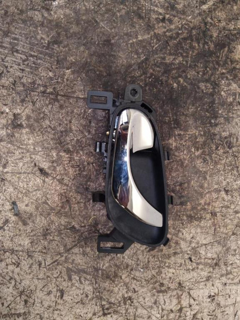 NISSAN QASHQAI «II» (2014) ALLESTIMENTI INTERNI MANIGLIA PORTA INT. POST. SX. USATO Da 2014 A 2017 [[226922]]