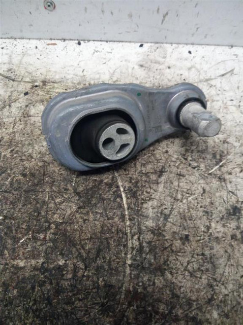 MERCEDES CLASSE CLA «C118» (2019) MOTORE SUPPORTO GOMMA MOTORE (BIELLETTA) USATO Da 2019 in poi [[224968]]