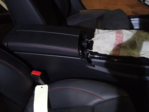 MERCEDES CLASSE CLA «C118» (2019) ALLESTIMENTI INTERNI CONSOLE CENTRALE USATO Da 2019 in poi [[224814]]