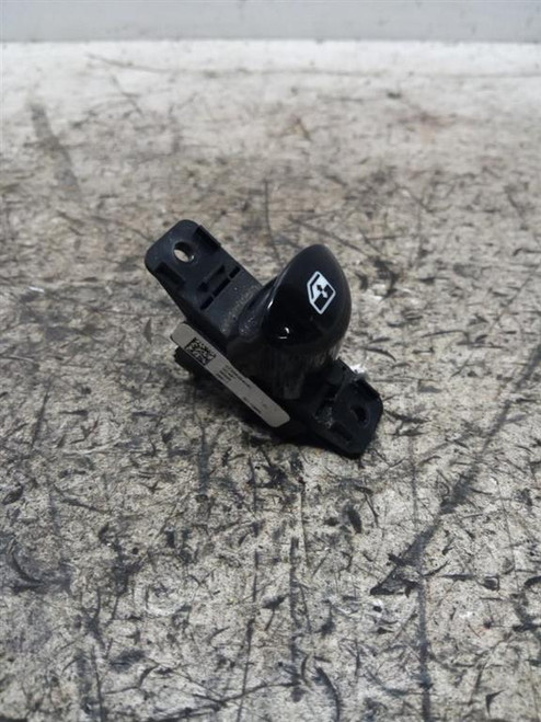 FIAT 500 «II» (2015) ALLESTIMENTI INTERNI INTERRUTTORE ALZACRISTALLI (CRUSCOTTO) DX. USATO Da 2015 in poi [[222031]]