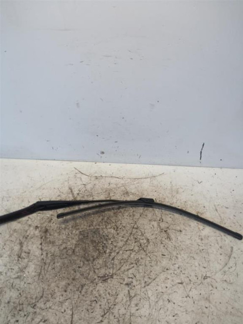 VOLKSWAGEN T-CROSS (2019) CRISTALLI BRACCIO TERGICRISTALLO PARABREZZA SX. USATO Da 2020 in poi [[221854]]