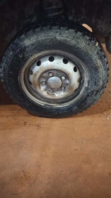 LADA NIVA (2000) LAMIERATI ESTERNI CERCHIO RUOTA ANT. DX. USATO Da 2000 in poi [[221411]]