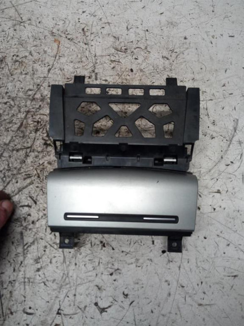 AUDI A3 «8P1» (2008) ALLESTIMENTI INTERNI PORTELLINO POSACENERE USATO Da 2008 A 2010 [[221344]]