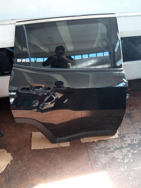 JEEP COMPASS «III» (2017) LAMIERATI ESTERNI PORTA POST. DX. USATO Da 2020 in poi [[220346]]