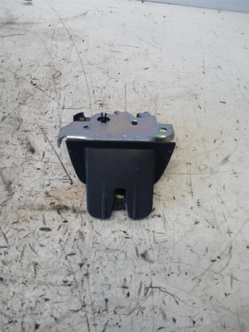 AUDI A4 «8W5» AVANT (2015) LAMIERATI ESTERNI SERRATURA PORTELLO POST. USATO Da 2015 A 2019 [[220292]]