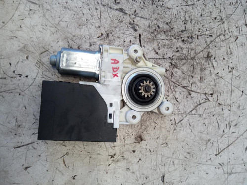 VOLVO V50 (2004) STERZO MOTORINO ALZACRISTALLO PORTA ANT. DX. USATO Da 2006 in poi [[219002]]