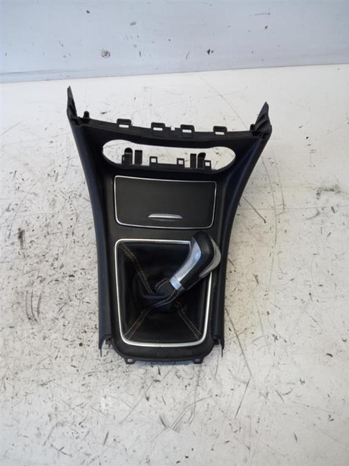 MERCEDES CLASSE A «W176» (2015) ALLESTIMENTI INTERNI MASCHERINA CONSOLE CENTRALE LEVA CAMBIO USATO Da 2015 in poi [[218012]]