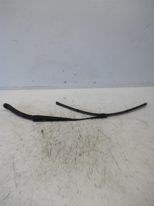 MERCEDES CLASSE A «W176» (2015) CRISTALLI BRACCIO TERGICRISTALLO PARABREZZA SX. USATO Da 2015 in poi [[217978]]