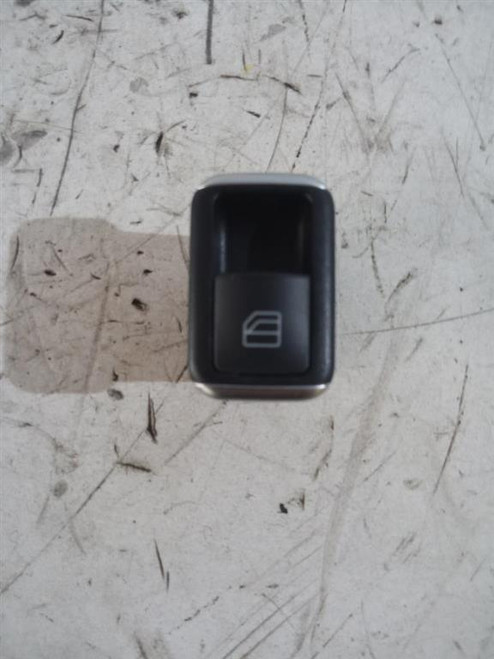 MERCEDES CLASSE GLA «X156» (2017) IMPIANTO ELETTRICO INTERRUTTORE ALZACRISTALLI POST. DX. USATO Da 2017 in poi [[217487]]