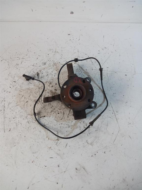 NISSAN NOTE «I» (2006) ASSALE FUSELLO RUOTA ANT. DX. USATO Da 2006 in poi [[217258]]