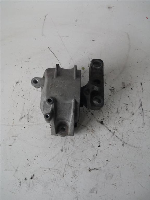 VOLKSWAGEN GOLF «V» (2004) MOTORE SUPPORTO GOMMA MOTORE (LATO CAMBIO) SX. USATO Da 2004 A 2008 [[216458]]