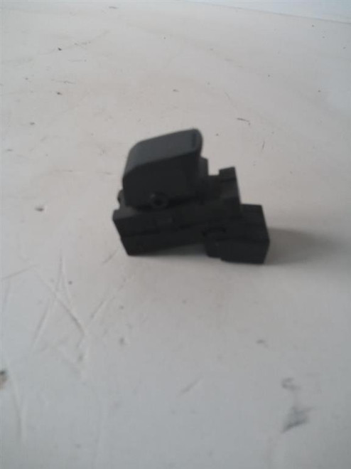 SUZUKI SWIFT «IV» (2005) IMPIANTO ELETTRICO INTERRUTTORE ALZACRISTALLI ANT. DX. USATO Da 2005 A 2011 [[216385]]