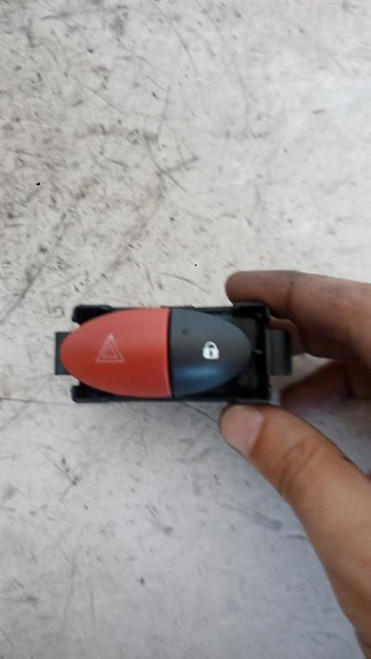 RENAULT TWINGO «II» (2008) IMPIANTO ELETTRICO INTERRUTTORE LUCI EMERGENZA USATO Da 2007 A 2011 [[215551]]