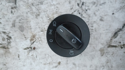 VOLKSWAGEN GOLF «V» (2004) IMPIANTO ELETTRICO INTERRUTTORE ILLUMINAZIONE USATO Da 2005 A 2008 [[90372]]