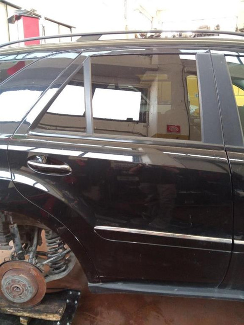 MERCEDES CLASSE ML «W164» (2006) LAMIERATI ESTERNI PORTA POST. DX. USATO Da 2005 A 2008 [[214350]]