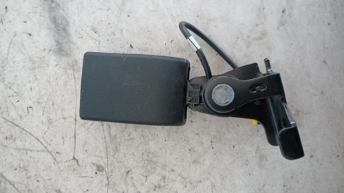 MERCEDES CLASSE A «W176» (2015) SICUREZZA ATTACCO CINTURA SEDILE POST. SX. USATO Da 2015 in poi [[214320]]