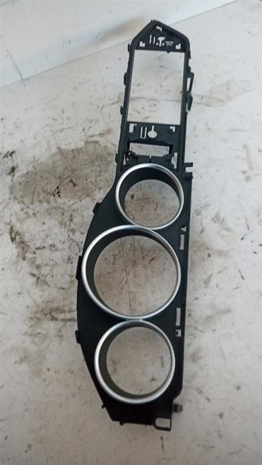 MERCEDES CLASSE C «S204» SW (2011) ALLESTIMENTI INTERNI CORNICE QUADRO STRUMENTI USATO Da 2011 in poi [[91380]]