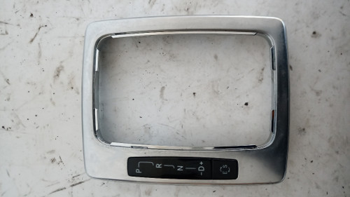 MERCEDES CLASSE C «S204» SW (2011) ALLESTIMENTI INTERNI MASCHERINA CONSOLE CENTRALE LEVA CAMBIO USATO Da 2011 in poi [[91381]]