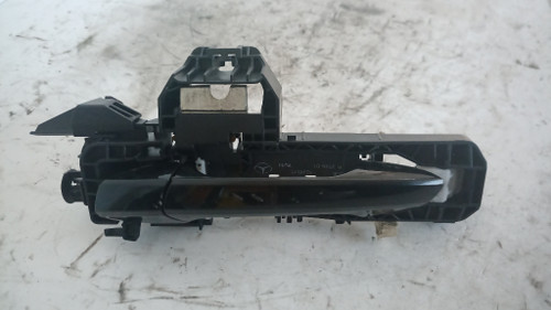 MERCEDES CLASSE A «W176» (2015) LAMIERATI ESTERNI MANIGLIA PORTA EST. POST. SX. USATO Da 2015 in poi [[91719]]