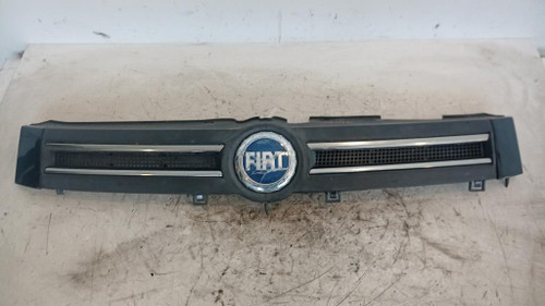 FIAT PANDA «II» (2004) LAMIERATI ESTERNI GRIGLIA RADIATORE USATO [[213168]]