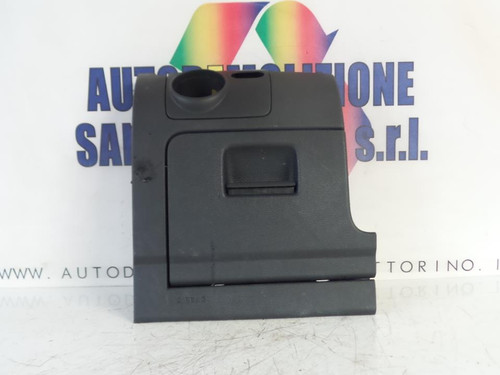 VOLKSWAGEN GOLF «VI» (2009) ALLESTIMENTI INTERNI PORTAOGGETTI INF. LAT. CRUSCOTTO SX. USATO Da 2010 in poi [[134131]]