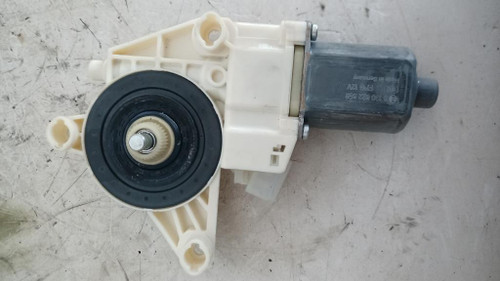 MERCEDES VITO «W447» (2014) CRISTALLI MOTORINO ALZACRISTALLO PORTA ANT. DX. USATO Da 2014 A 2019 [[212899]]