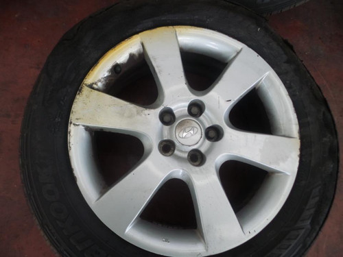 HYUNDAI SANTA FÉ «II» (2006) LAMIERATI ESTERNI COPRICERCHIO RUOTA ANT. DX. USATO Da 2008 in poi [[145185]]