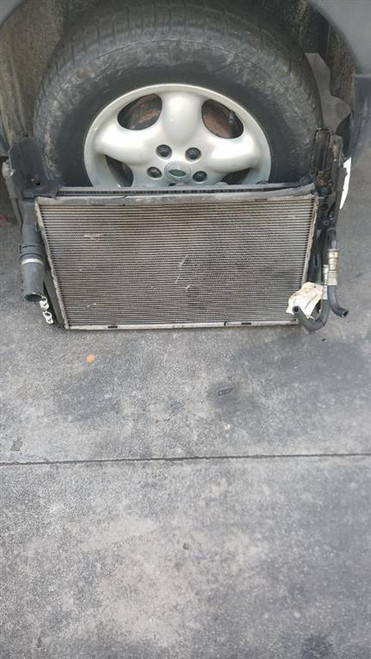 BMW SERIE 3 «E90» BERLINA (2005) TERMICO RADIATORE USATO Da 2007 in poi [[168990]]