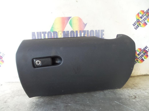 MERCEDES CLASSE C «S205» SW (2014) ALLESTIMENTI INTERNI PORTAOGGETTI CRUSCOTTO USATO Da 2018 in poi [[178592]]