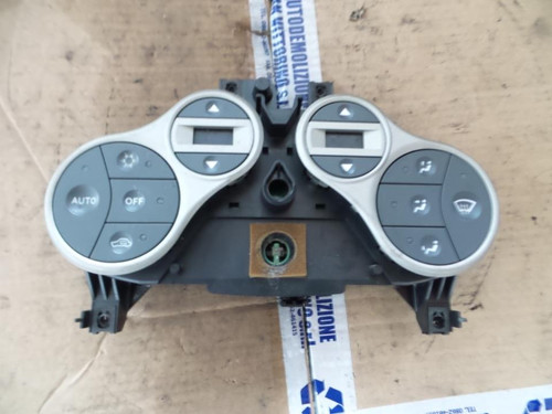 FIAT PANDA «II» (2011) ALLESTIMENTI INTERNI BLOCCO COMANDO CLIMATIZZAZIONE C/CLIMA 1 USATO Da 2010 in poi [[198132]]