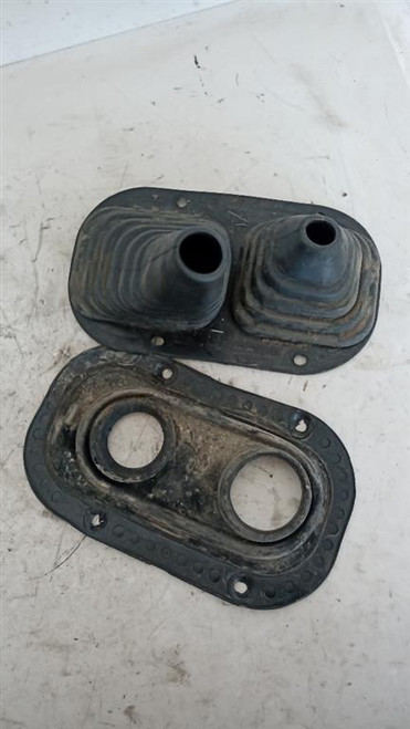TOYOTA LANDCRUISER 90 (1996) CAMBIO E TRASMISSIONE CUFFIA LEVA DEL CAMBIO USATO [[212172]]