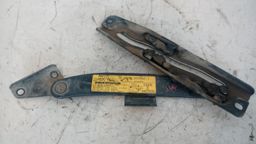 TOYOTA LANDCRUISER 90 (1996) LAMIERATI ESTERNI CERNIERA PORTELLO SUP. POST. DX. USATO Da 1996 A 2002 [[212082]]