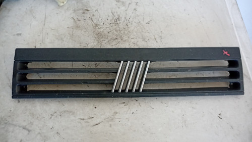 FIAT PANDA «I» (1991) LAMIERATI ESTERNI GRIGLIA RADIATORE USATO Da 2000 A 2004 [[211350]]
