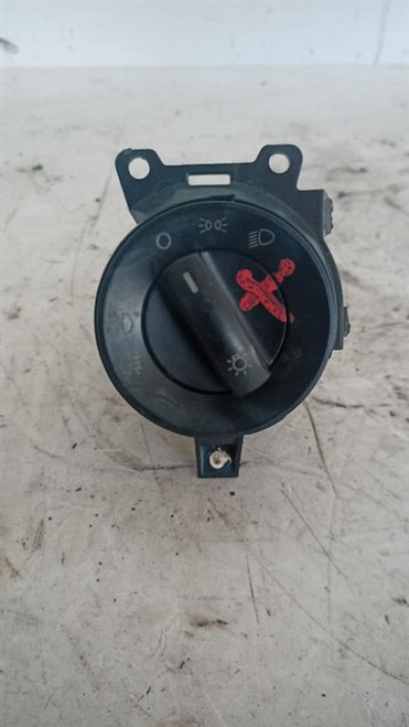 VOLKSWAGEN POLO «V» (2006) IMPIANTO ELETTRICO INTERRUTTORE ILLUMINAZIONE USATO Da 2006 A 2010 [[211451]]