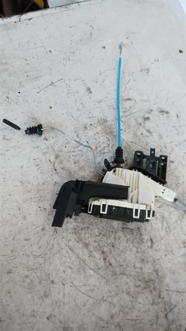 MERCEDES CLASSE A «W176» (2015) LAMIERATI ESTERNI SERRATURA PORTA ANT. DX. USATO Da 2015 in poi [[214426]]