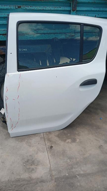 DACIA SANDERO «II» (2016) LAMIERATI ESTERNI PORTA POST. SX. USATO Da 2016 in poi [[227965]]