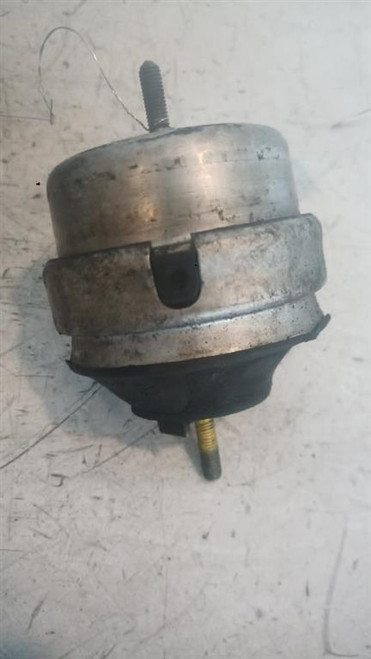 VOLKSWAGEN PASSAT «IV» (2000) MOTORE SUPPORTO GOMMA MOTORE DX. USATO Da 2000 A 2005 [[213103]]