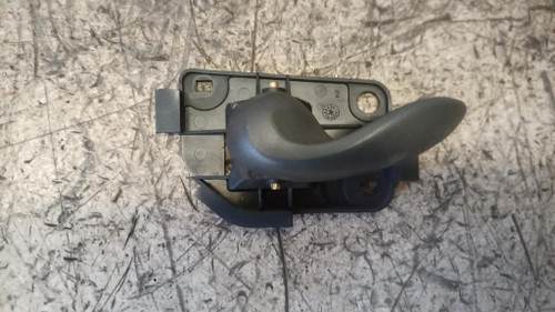 FIAT PUNTO «II» (2000) ALLESTIMENTI INTERNI MANIGLIA PORTA INT. POST. SX. USATO Da 1999 A 2003 [[234724]]