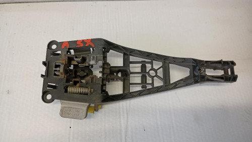 OPEL CORSA «D» (2007) LAMIERATI ESTERNI SUPPORTO MANIGLIA ESTERNA ANT. SX. USATO Da 2006 A 2010 [[235446]]