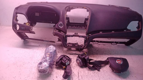 FIAT FREEMONT (2011) ALLESTIMENTI INTERNI CRUSCOTTO USATO [[236312]]