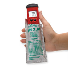 pH/Temperature Tester with 0.01 pH Resolution - pHep®5