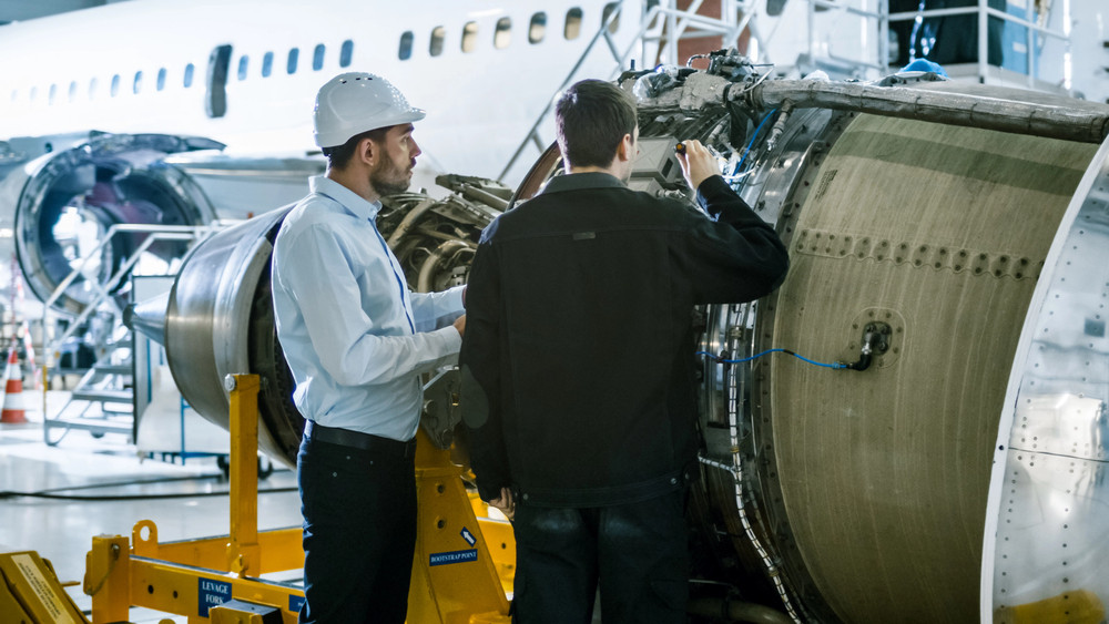 How to Become an Airplane Mechanic