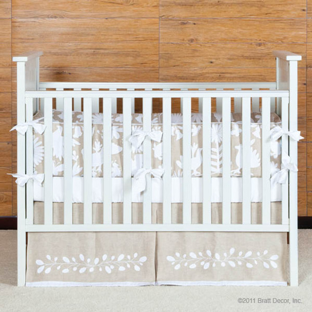 Bratt Decor Manhattan Collection Soho Crib in White