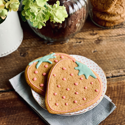 Large Gingerbread Strawberry x100