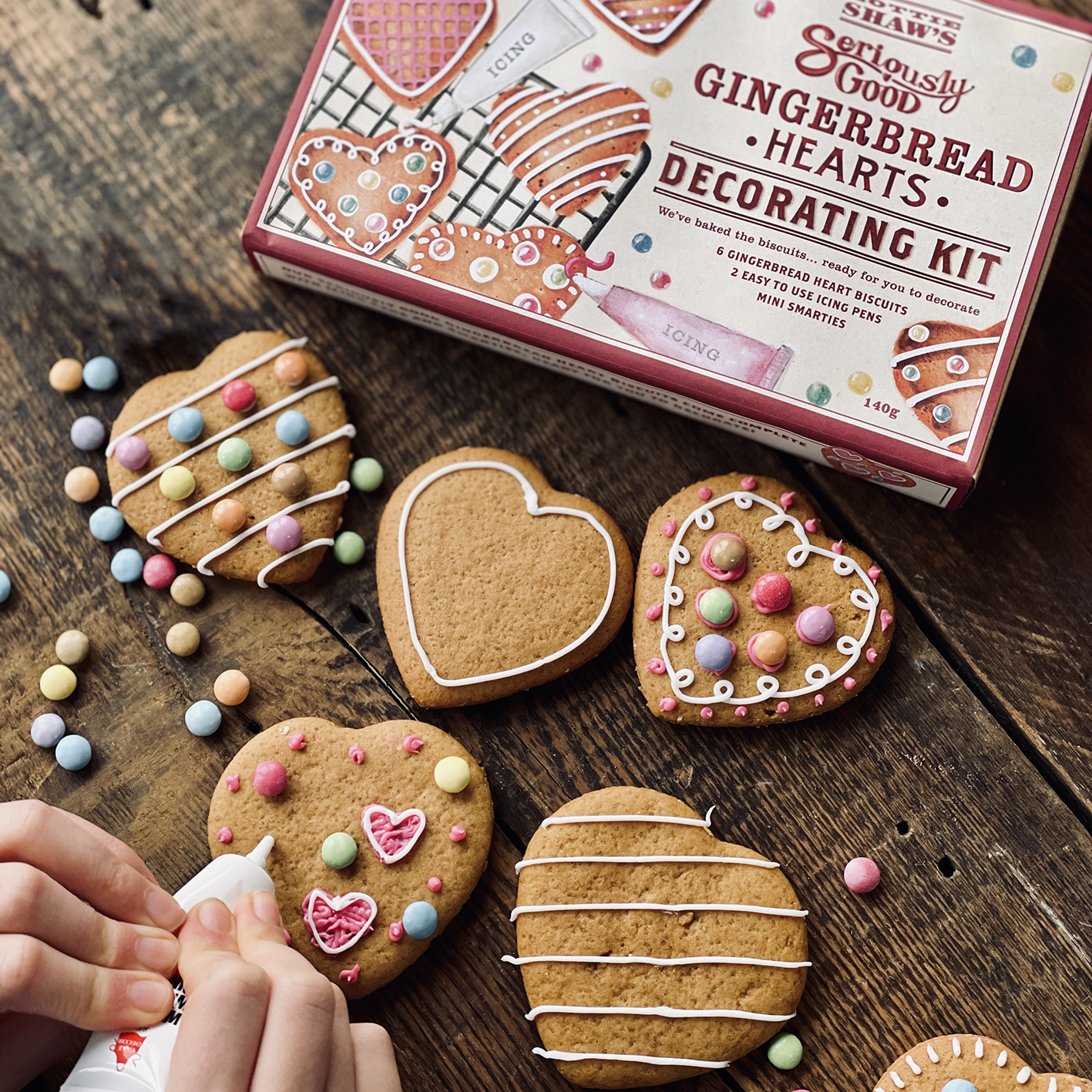 Icing Tips & Tricks | Our Gingerbread Decorating Kit |Lottie Shaw's