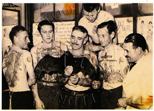 1950s Black & White photo of Les Skuse and other members of the BTC.
4 x 6