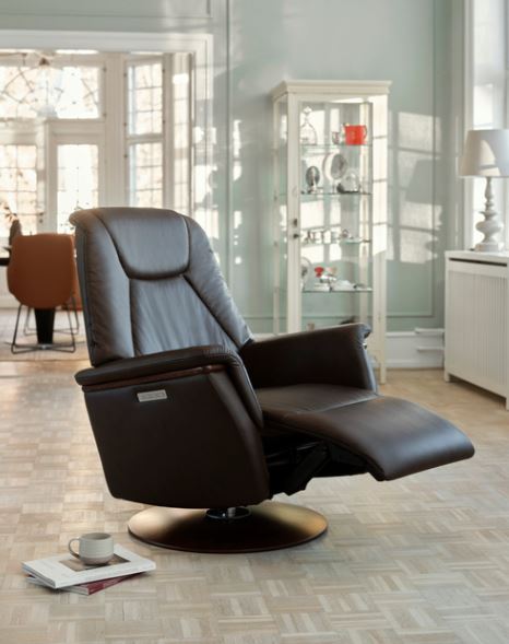 Stressless Leather Recliners for Tall Men On Sale: Best Deals